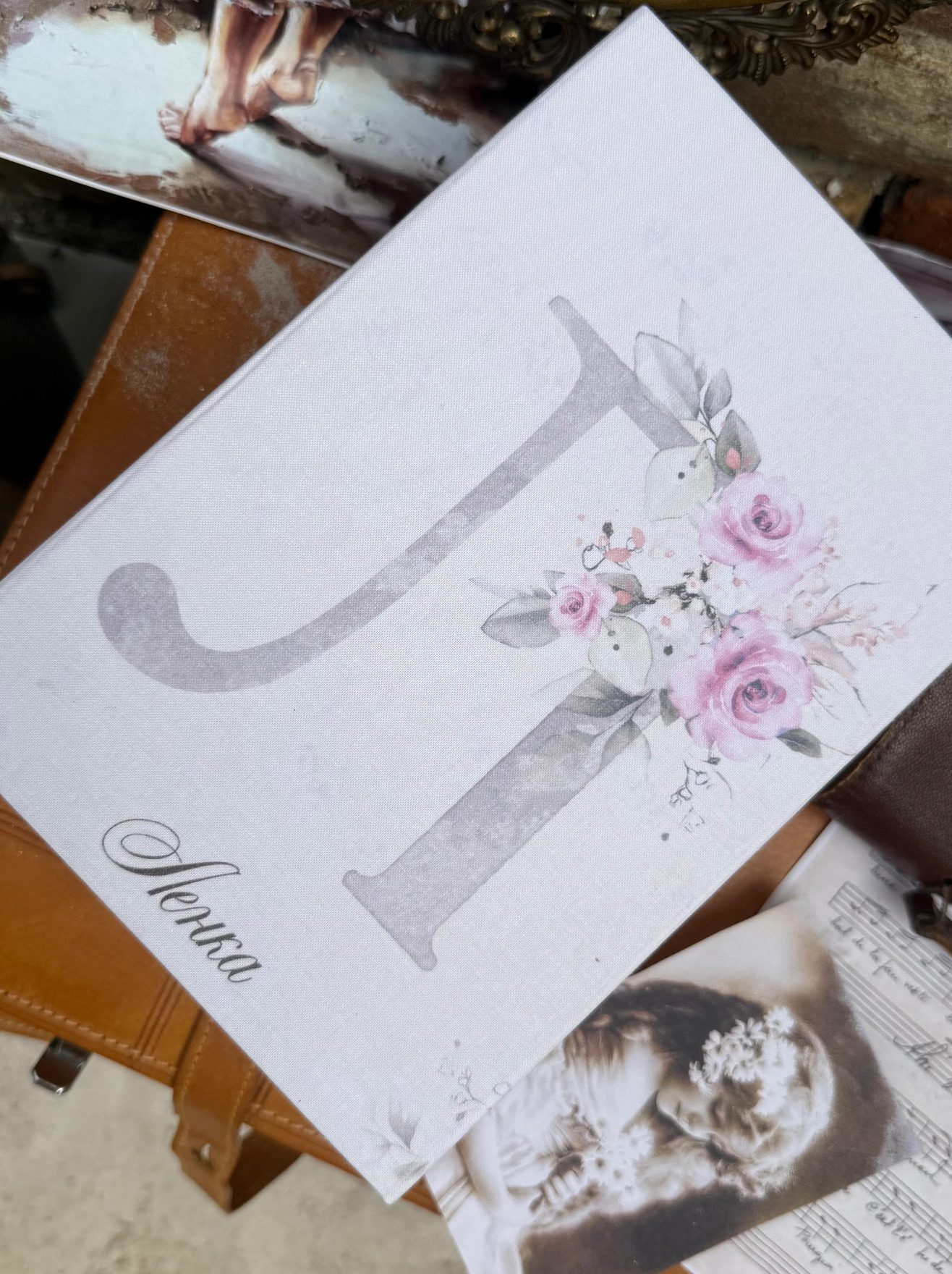 Inicijali - cvet – Fotografija 1